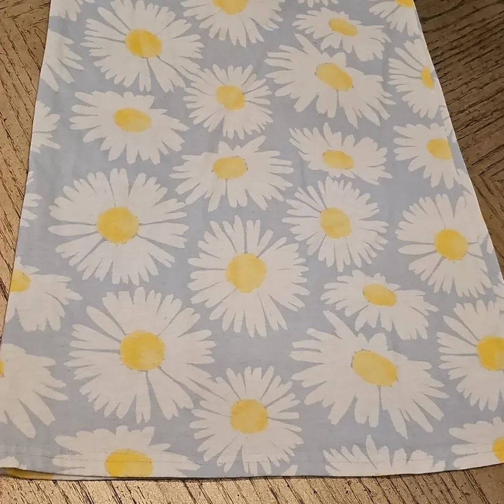 Sunflower Pjs Size 6/7 Carters
